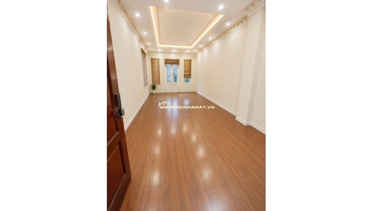 Nhà Giáp Bát, Hoàng Mai. Lô góc 2 mặt. Ô tô tránh. Dưới 10,4 tỷ. Ở và Kinh doanh